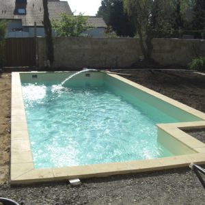 N39-Die-Folie-ist-fertig-und-der-Pool-wird-gef_25C3_25BCllt..jpg